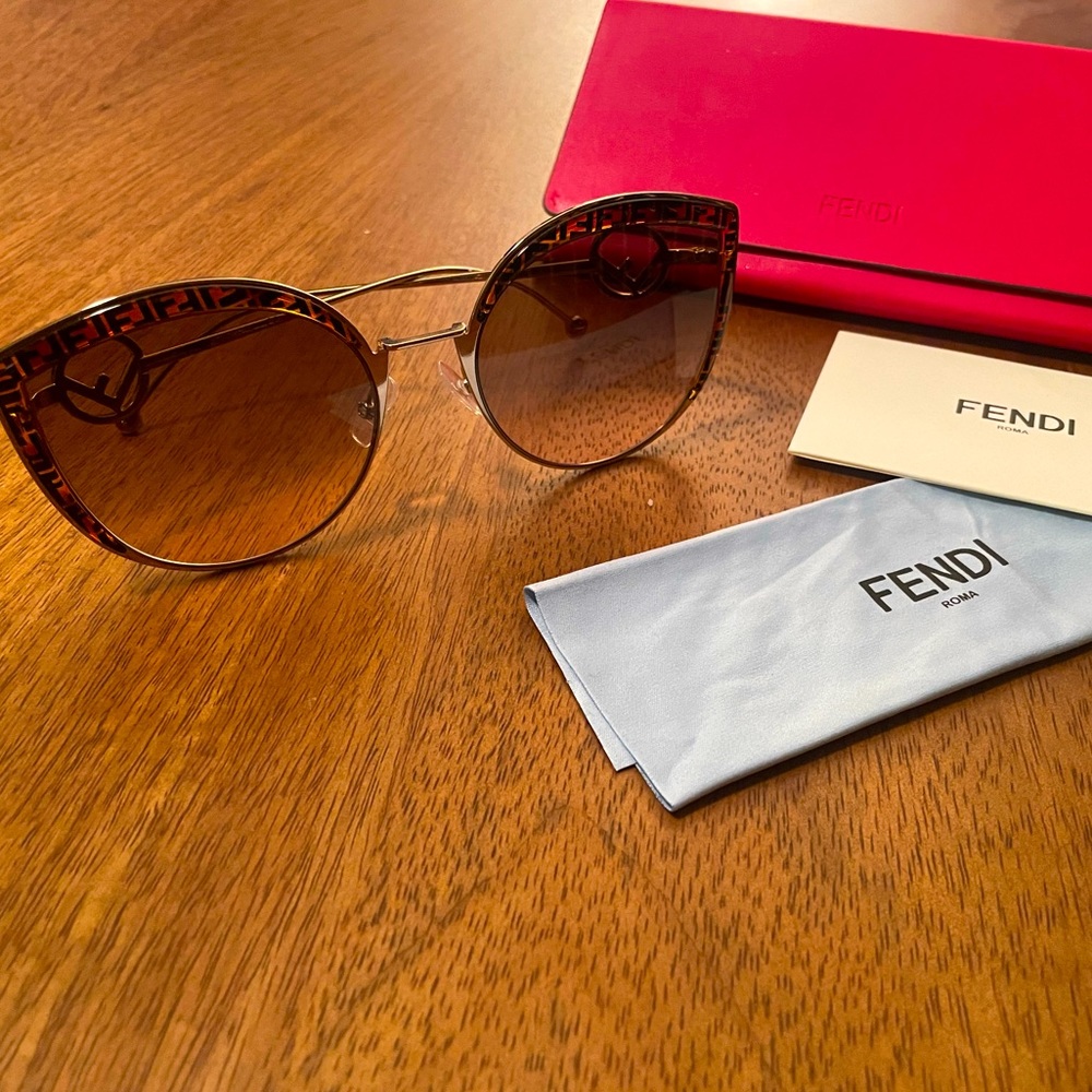 FENDI Butterfly Sunglasses